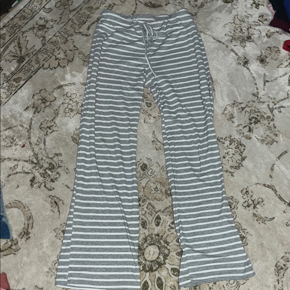 SHEIN Gray and White Striped Casual Pants